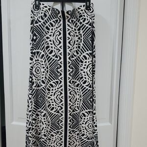 Metro Wear Black and White Geometric Maxi Skirt